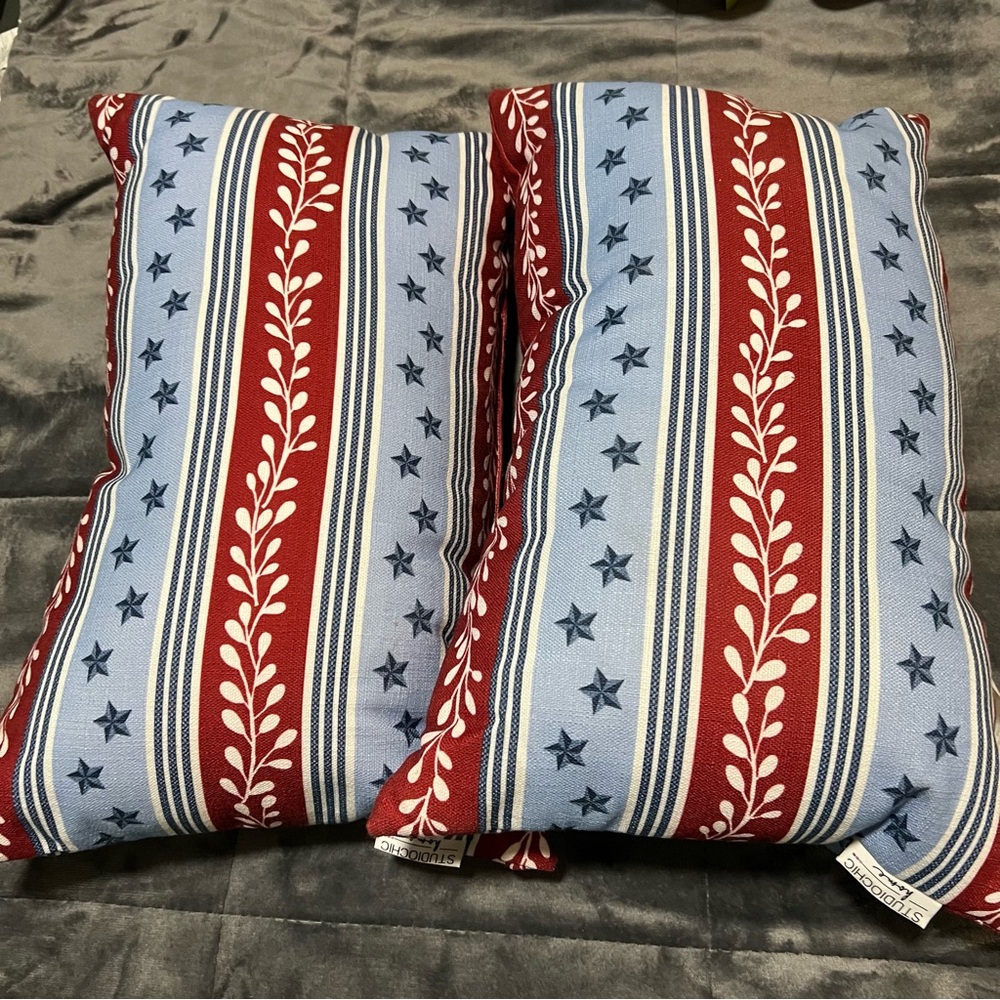 NWOT StudioChic Lot of 2 Decorative Indoor Accent Throw Pillows  12.5”x20.5”